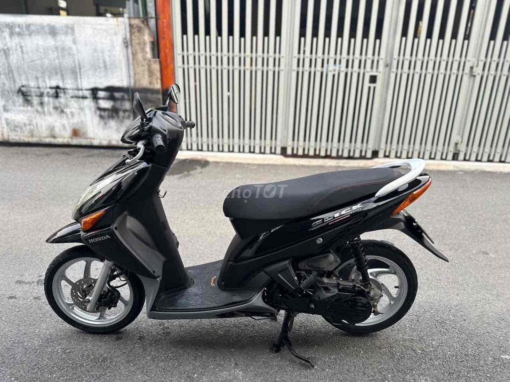Черный скутер Honda Click 110, красивый автомобиль, тихий