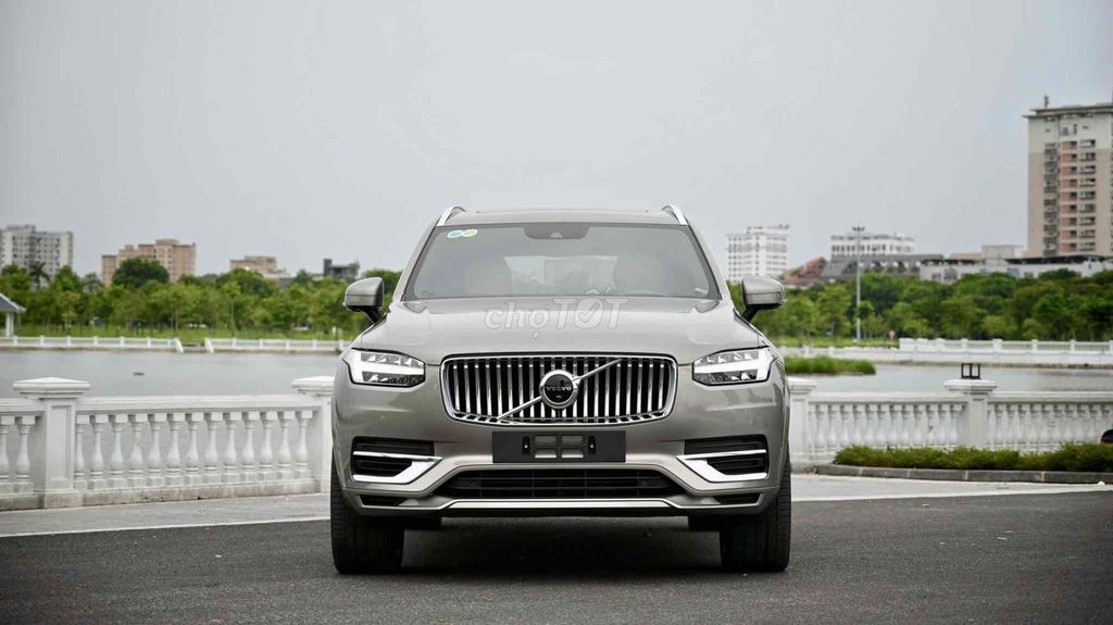 Volvo XC90 bản xăng lai điện 2021 - 26000 km