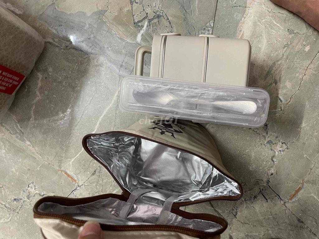 Hộp đựng cơm giữ nhiệt màu Be. Mua bán Nội thất, đồ gia dụng khác tại Huyện Yên Phong Bắc Ninh được đăng bởi Nguyen Duy Minh hình 1