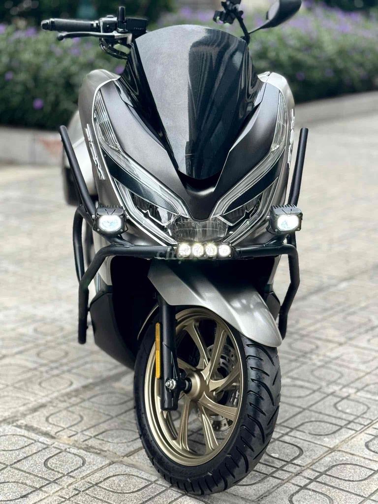 Honda PCX 125 Smartkey. Mua bán Xe máy tại Quận Cầu Giấy Hà Nội được đăng bởi Tuấn Việt Motor hình 5