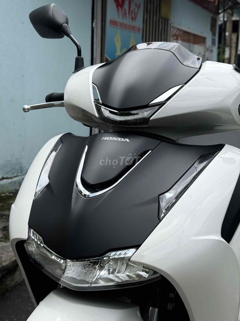 Honda SH 125i ABS 2026 Trắng đen odo: 800km