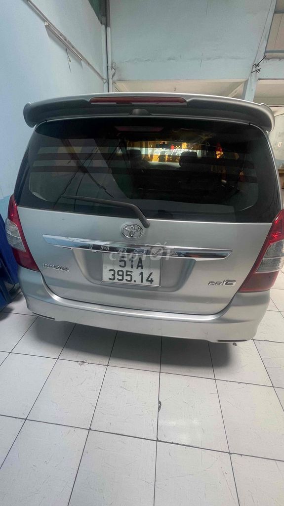 Toyota Innova J 2012 Bạc