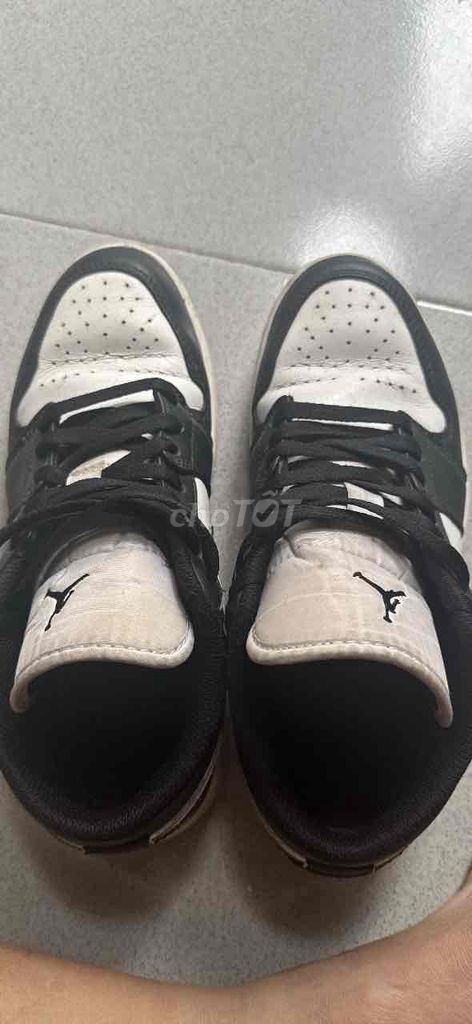 Giày thể thao Nike Air Jordan Nam size 40. Mua bán Giày dép tại Thị xã Phú Mỹ Bà Rịa - Vũng Tàu được đăng bởi Nhan Nguyen hình 1
