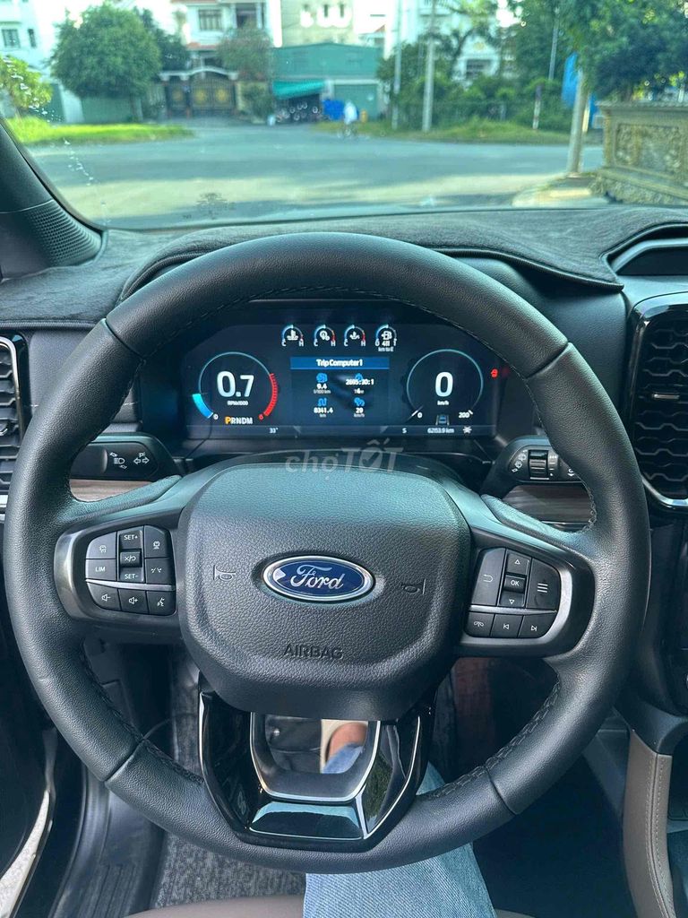 Ford Everest 2022 Titanium Plus 4x4 58000 km Đen. Mua bán Ô tô tại Quận 12 Tp Hồ Chí Minh được đăng bởi Văn Bình hình 6