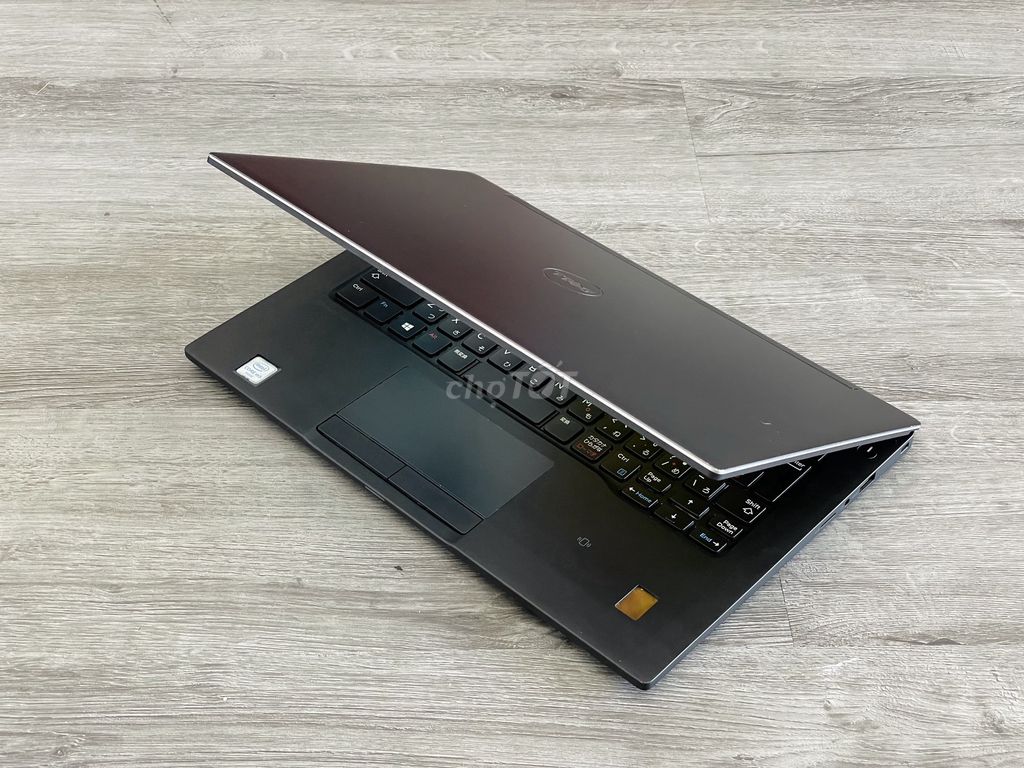 Dell Latitude 7370 m5-6Y57 /8G/256G / Màn 13.3