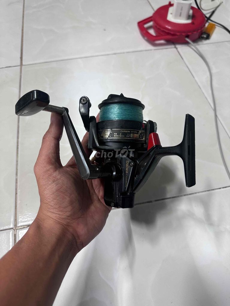 Máy câu Daiwa 8000 Carbon. Mua bán Đồ thể thao, Dã ngoại tại Thành phố Long Xuyên An Giang được đăng bởi Tuấn Khang hình 1
