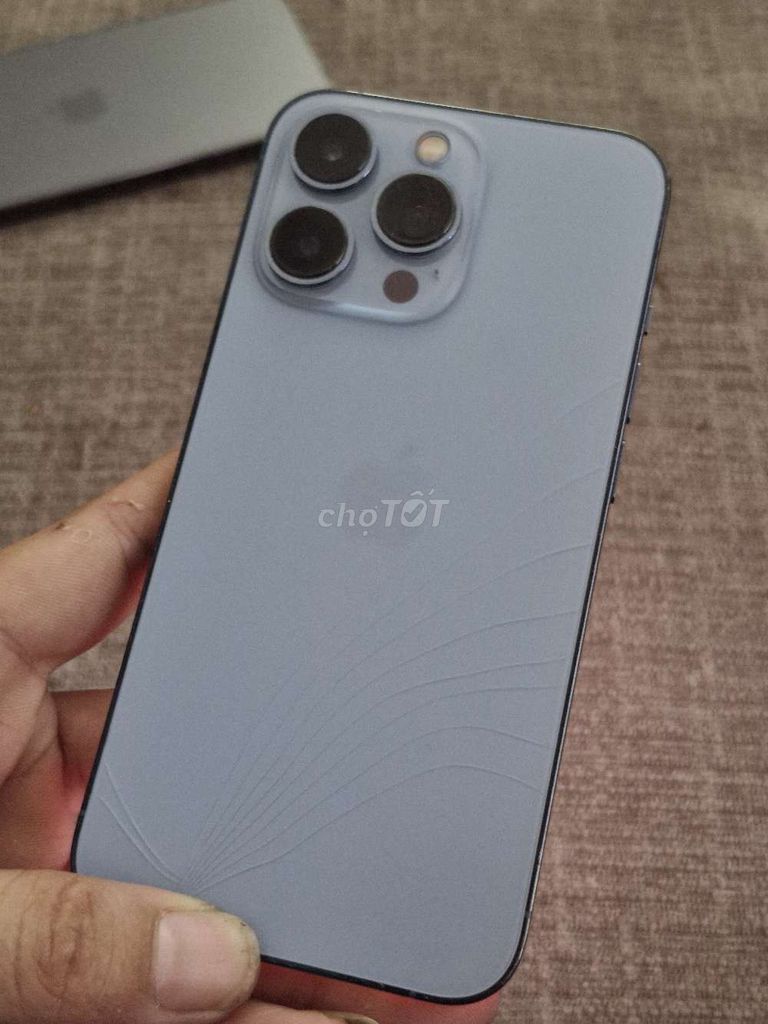 Apple iPhone 13 Pro Xám Nguyên zin. Mua bán Điện thoại tại Thành phố Thủ Dầu Một Bình Dương được đăng bởi Nga tuấn Đt Giá rẻ hình 1