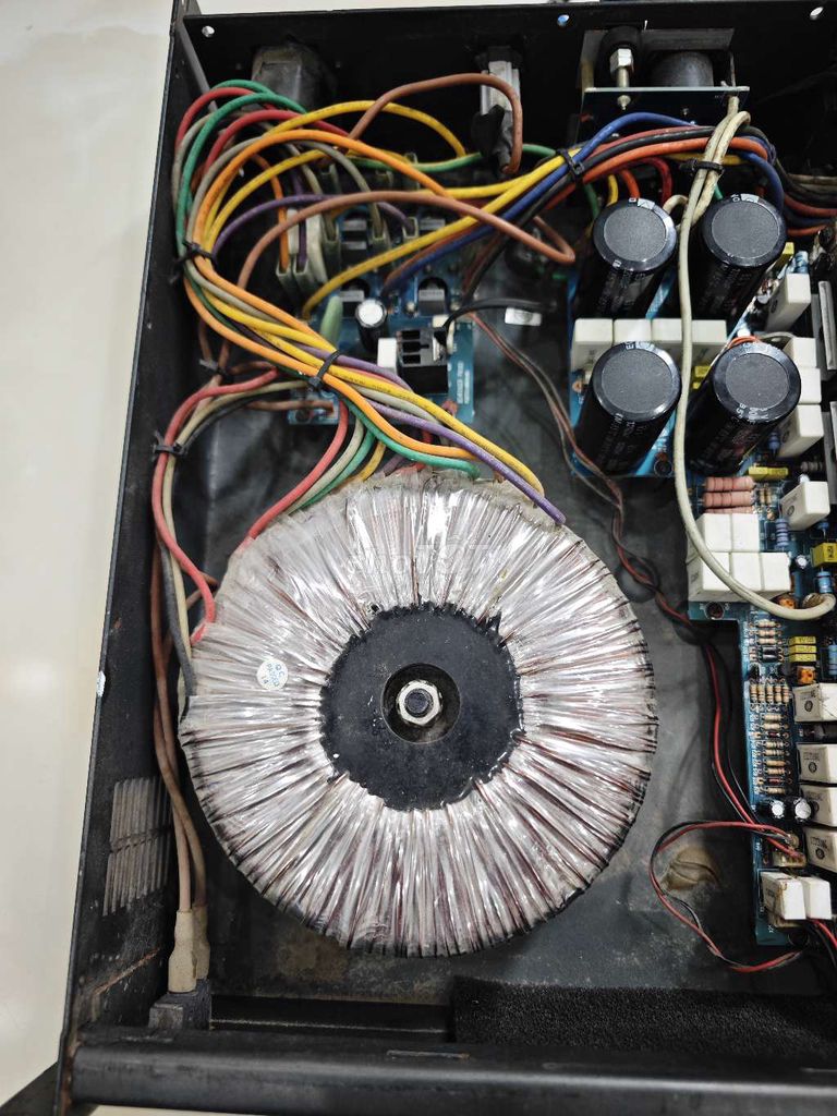 Cần bán đẩy behringer ep4000. Mua bán Tivi, Âm thanh tại Thành phố Biên Hòa Đồng Nai được đăng bởi hoang vu hình 6