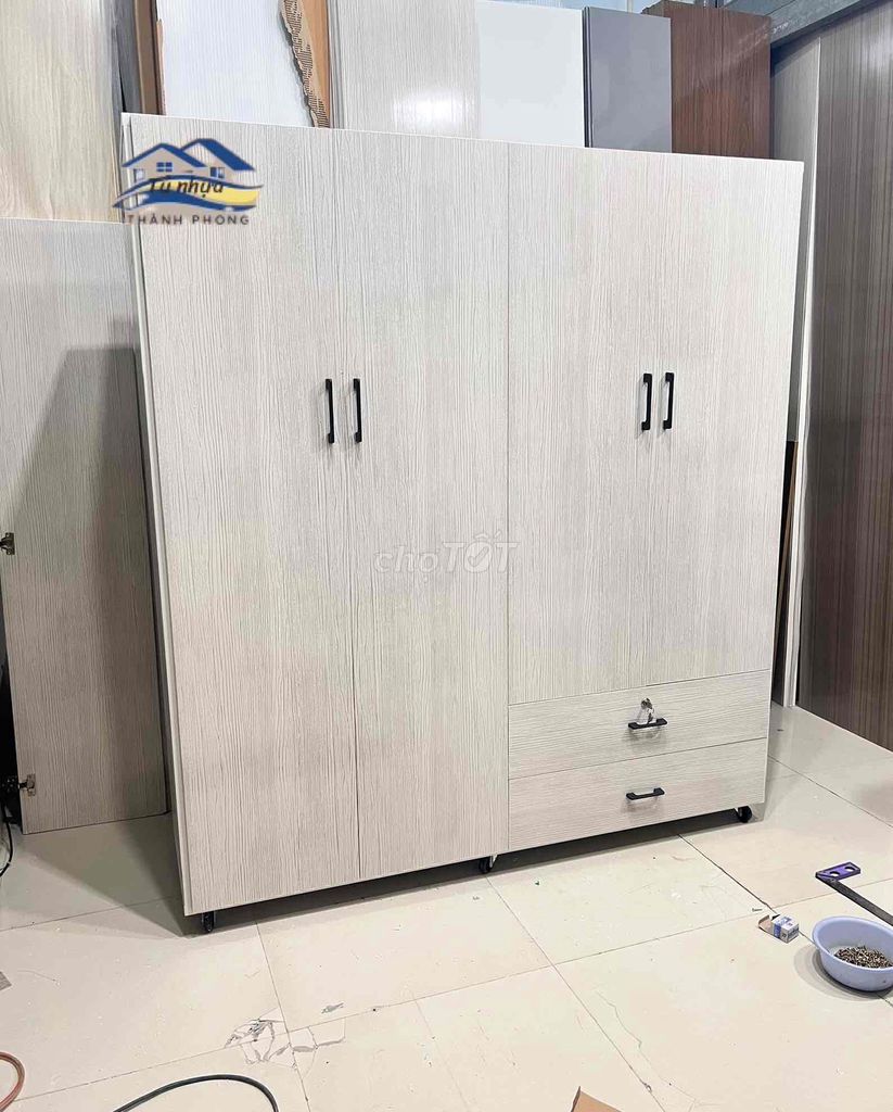 Tủ quần áo // Tủ quần áo 4 cánh. Mua bán Tủ, kệ gia đình tại Thành phố Thủ Đức Tp Hồ Chí Minh được đăng bởi Ngọc Lan hình 1