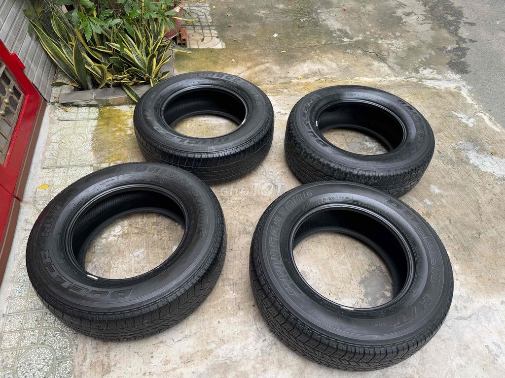 4 lốp Fortuner 265/65/R17 date 2021 đẹp gai cao