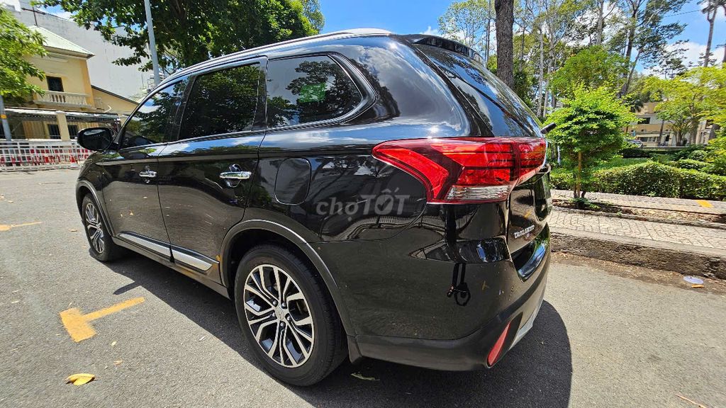 Mitsubishi Outlander 2019 2.0 CVT - 68000 km. Mua bán Ô tô tại Quận 10 Tp Hồ Chí Minh được đăng bởi Anh Thanh hình 6