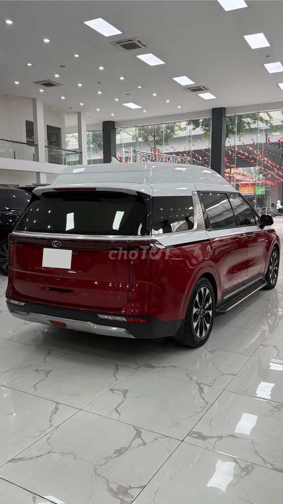 Kia Carnival Royal VIP 2023 Đỏ trắng. Mua bán Ô tô tại Quận 1 Tp Hồ Chí Minh được đăng bởi Mr Hợi  hình 4
