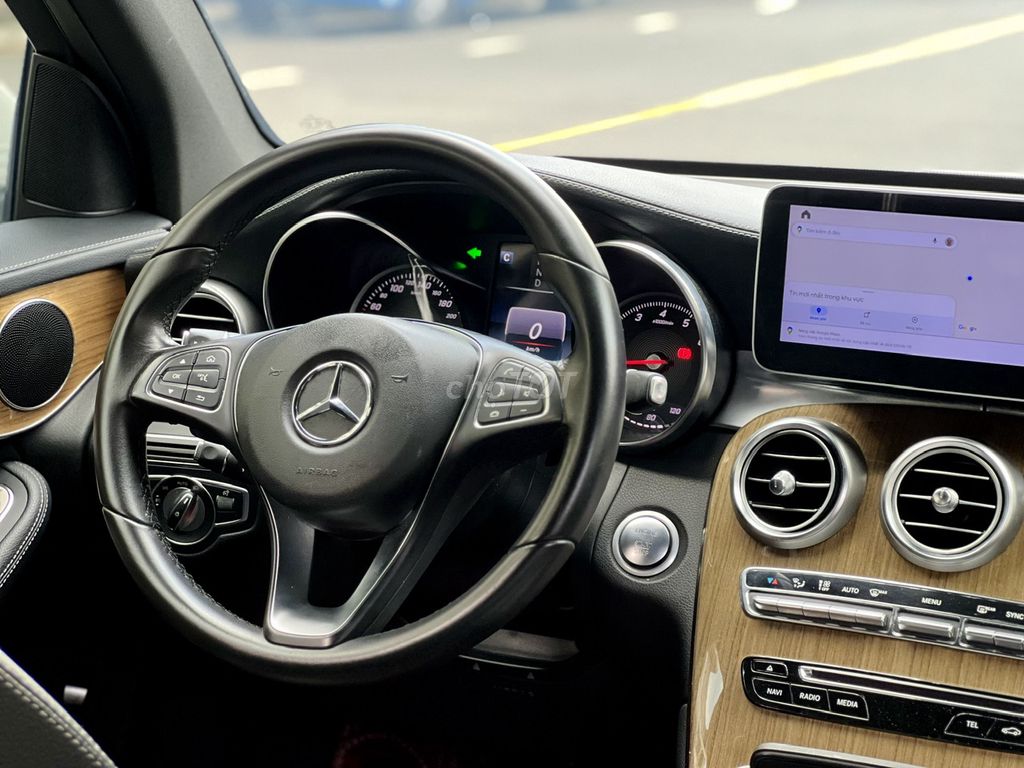 ❤️MERCEDES GLC250 4MATIC 2018 – TRẮNG SIÊU ĐẸP. Mua bán Ô tô tại Quận 7 Tp Hồ Chí Minh được đăng bởi Tri Mercedes DNZ hình 10