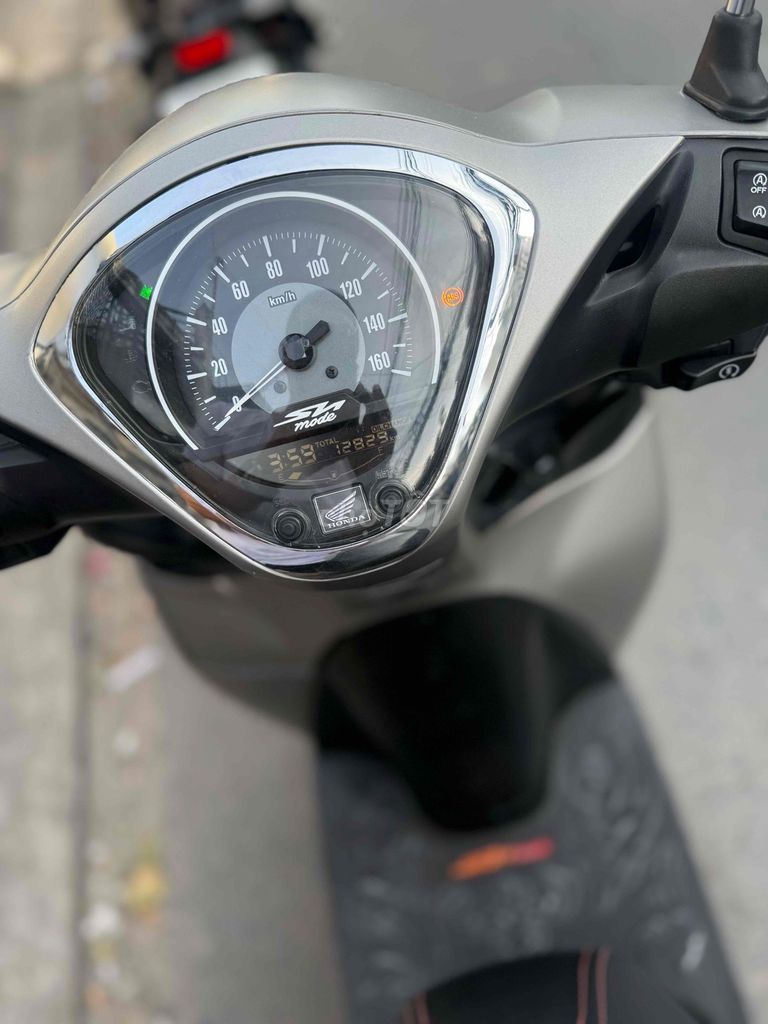 Shmode ABS 2022 lướt B65 GÓP CẦN CCCD ĐỦ 18tuổi. Mua bán Xe máy tại Quận Ninh Kiều Cần Thơ được đăng bởi XE MÁY HOÀNG YẾN hình 5