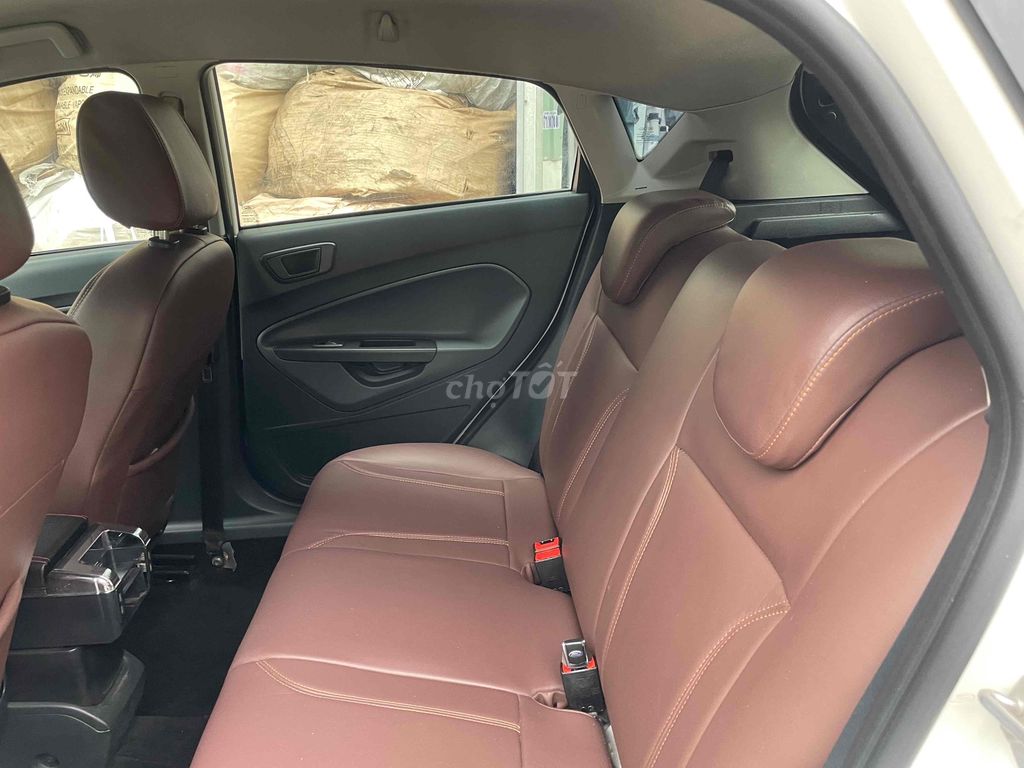 Ford Fiesta 2011 Tự động Trắng. Mua bán Ô tô tại Thành phố Thuận An Bình Dương được đăng bởi Vương hình 9