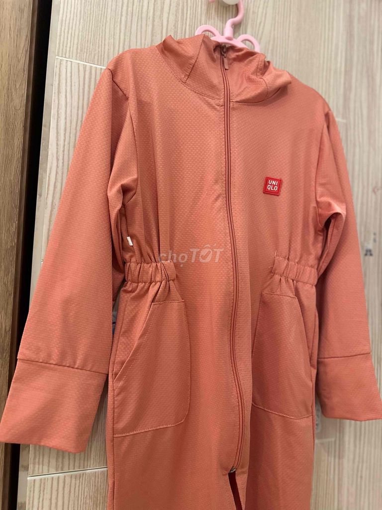 Áo khoác bé gái Uniqlo hồng size 1. Mua bán Mẹ và bé tại Quận Ninh Kiều Cần Thơ được đăng bởi Quách Ngân hình 1