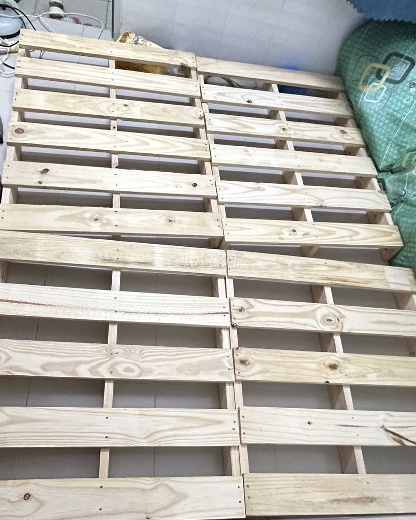 Pallet Gỗ 1m6x1m8 Đã sử dụng. Mua bán Giường, chăn ga gối nệm tại Quận 7 Tp Hồ Chí Minh được đăng bởi Ni Nguyễn hình 1