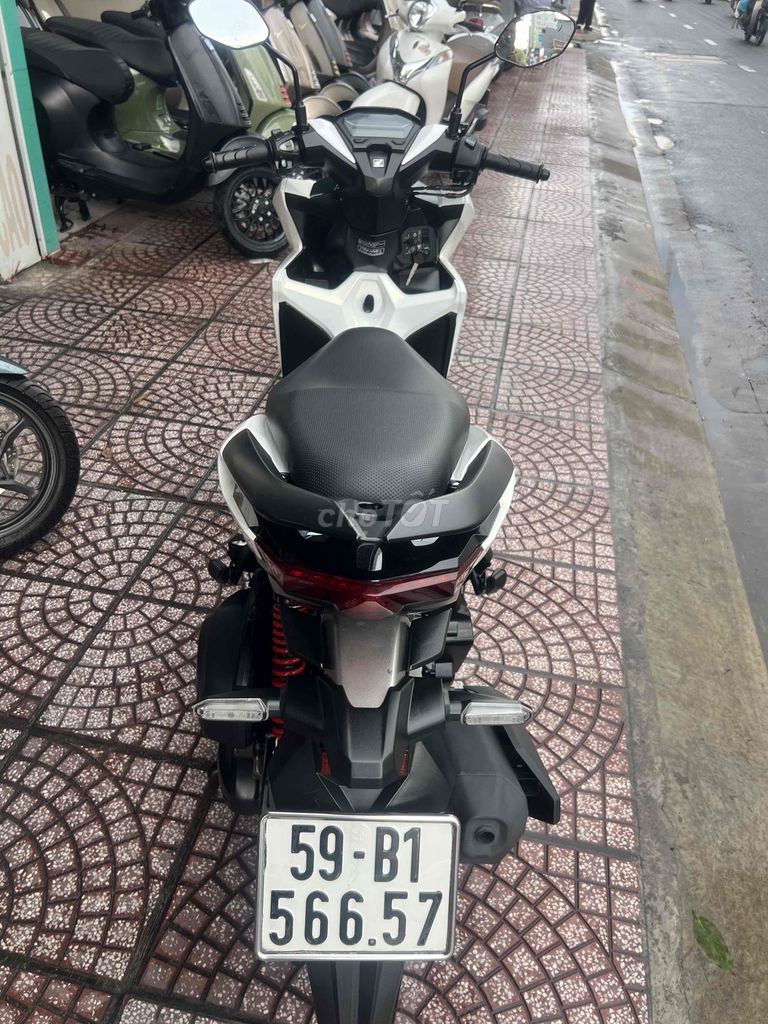 mới về click (thái)trắng tuyết xe zin hết mới tin. Mua bán Xe máy tại Quận Phú Nhuận Tp Hồ Chí Minh được đăng bởi CuBi Thanh Sơn hình 5