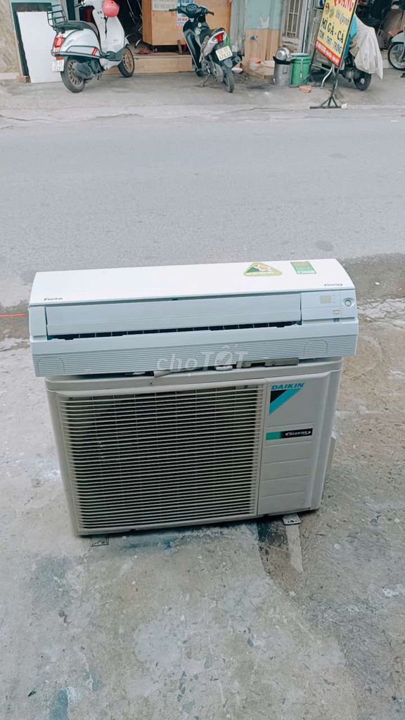 Máy lạnh Daikin 1hp inverter zin đẹp lạnh êm nhanh