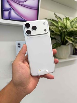 iPhone 17 Pro Max 256GB Trắng sạc 0lần . có góp