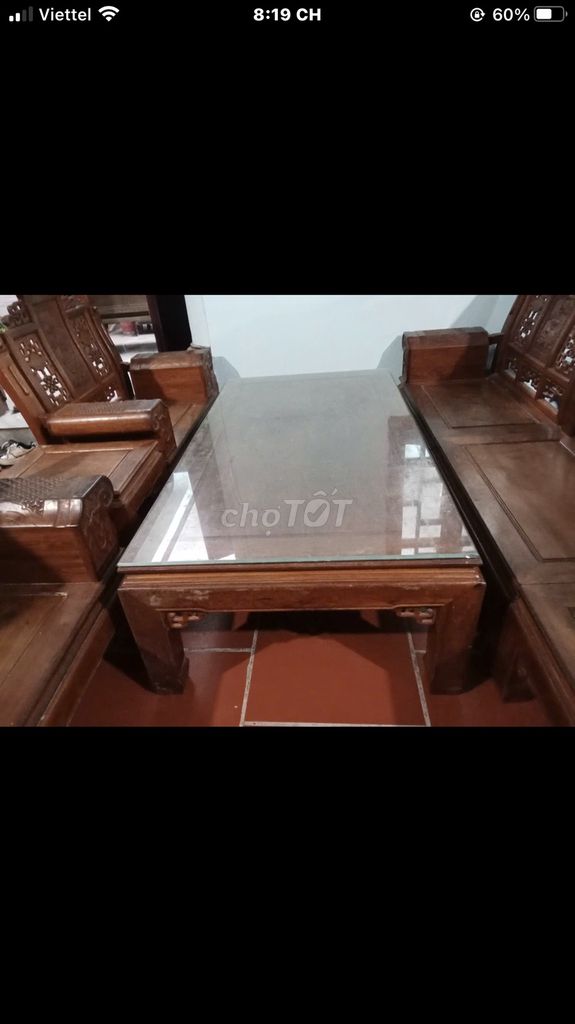 Bộ bàn ghế Gỗ Nâu Chạm khắc đã qua sử dụng. Mua bán Bàn ghế tại Huyện Đông Anh Hà Nội được đăng bởi Hùng hình 1