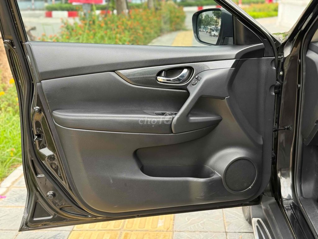 Nissan X trail 2017 2.5 SV 4WD Premium - 11 km. Mua bán Ô tô tại Quận Cầu Giấy Hà Nội được đăng bởi Tuấn Hưng hình 12