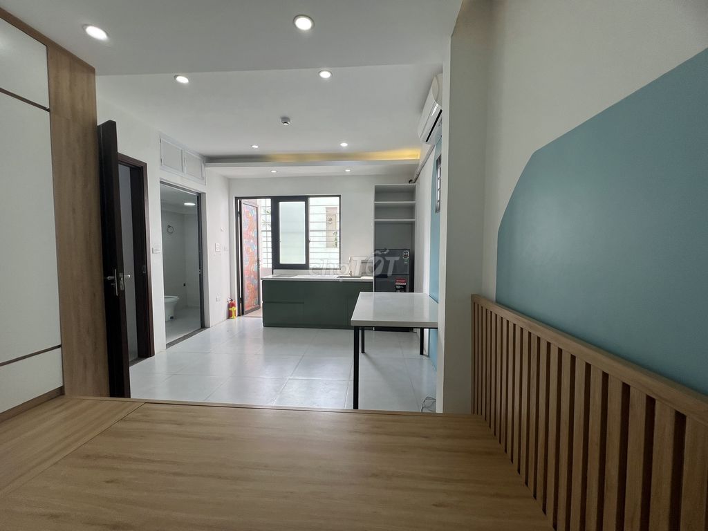 CCMN Minh Khai Mai закрыт, охрана, тишина, полный контроль!