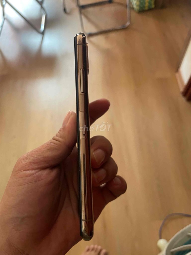 Apple iPhone XS Vàng. Mua bán Điện thoại tại Quận Liên Chiểu Đà Nẵng được đăng bởi Bùi Quang Trung hình 1