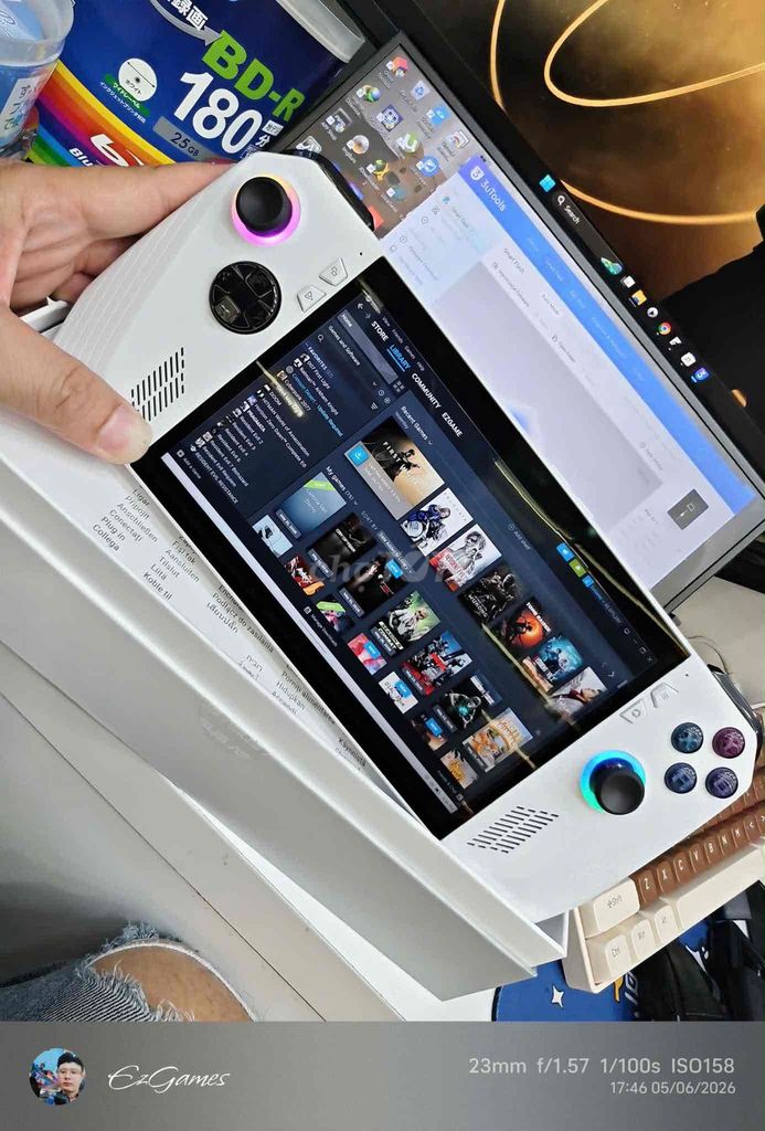Máy chơi game ROG Ally Z1e 1TB Trắng. Mua bán Thiết bị chơi game tại Quận 3 Tp Hồ Chí Minh được đăng bởi EzGAME hình 1