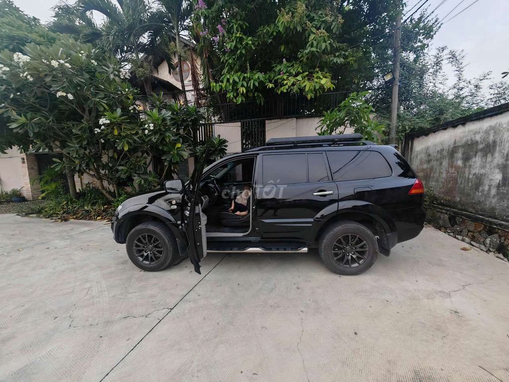 Mitsubishi Pajero Sport 2012 photo 3