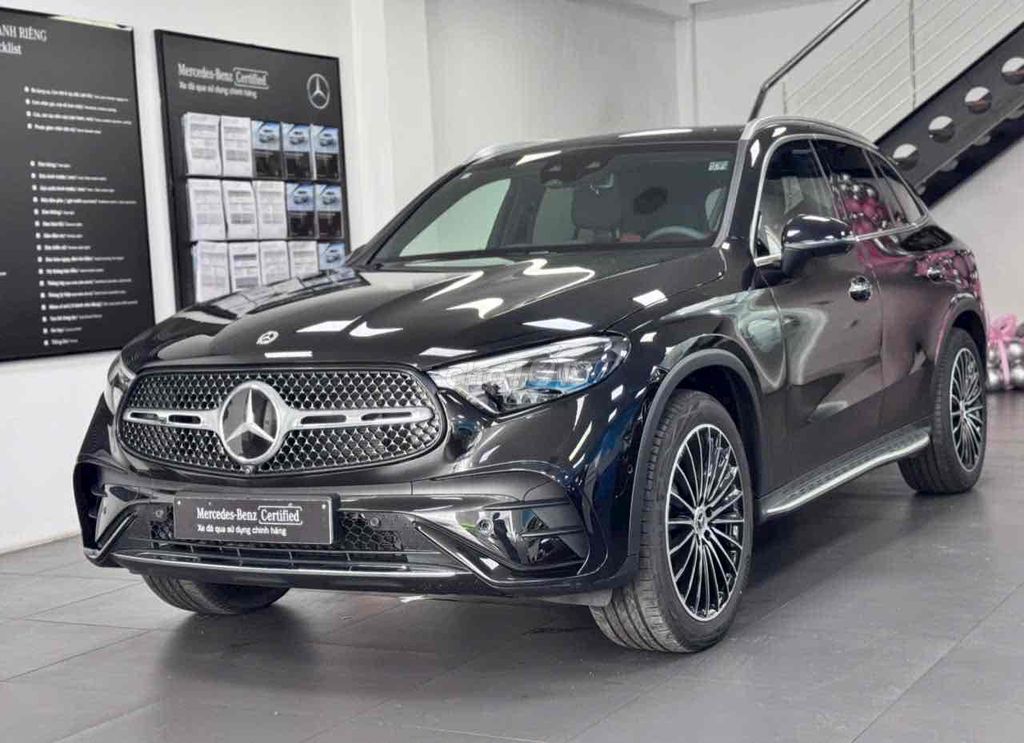 Mercedes -Benz GLC 300 4matic siêu lươt. Mua bán Ô tô tại Quận Bình Thạnh Tp Hồ Chí Minh được đăng bởi Hùng Mercedes Haxaco Hàng Xanh hình 2