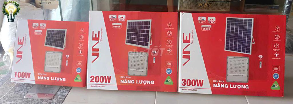 Đèn pha năng lượng mặt trời VNE. Mua bán Đèn tại Thành phố Rạch Giá Kiên Giang được đăng bởi Nhã Đan hình 1