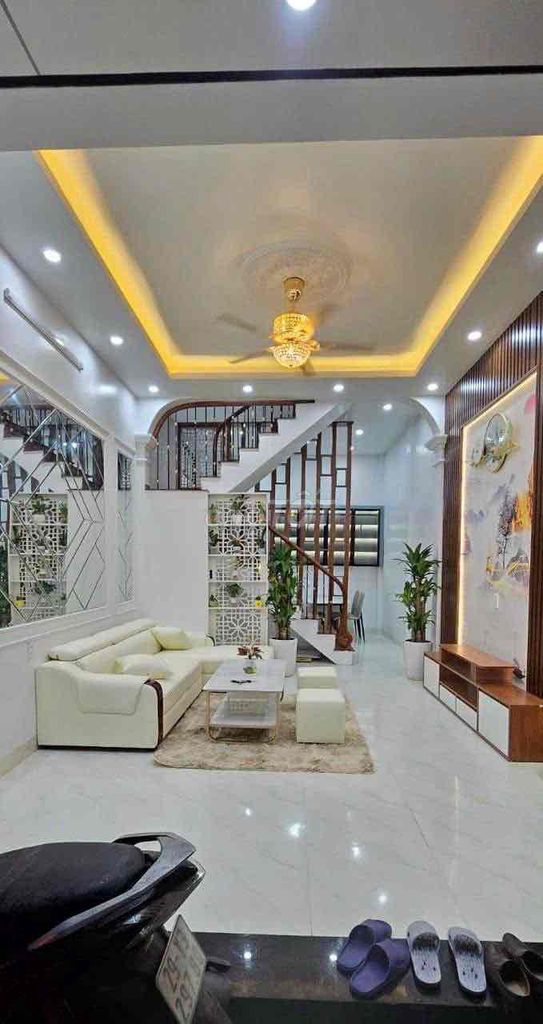 Phố Vip! Nguyễn Chí Thanh, Gần phố, 35m ô tô tránh, lô góc, 45m2*5T