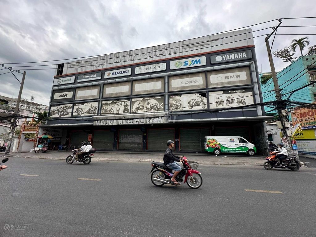 Cho thuê nhà góc 2MT số 444 Đường Lê Quang Định, P11, Bình Thạnh.