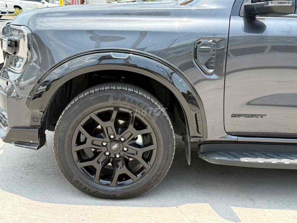 Ford Everest 2023 Sport 2.0L 4x2 AT - 26000 km. Mua bán Ô tô tại Huyện Bến Lức Long An được đăng bởi Nguyễn Huynh hình 12