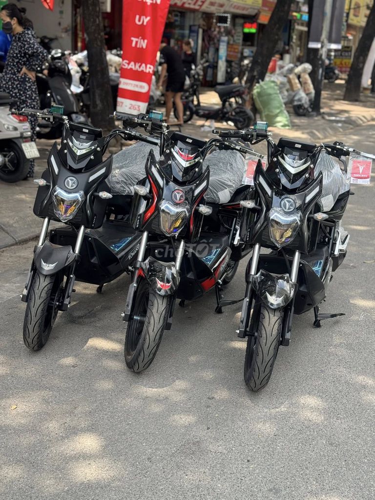 Xmen chính hãng công ty YAKA BIKE đập hộp new. Mua bán Xe điện tại Quận Cầu Giấy Hà Nội được đăng bởi Xe Điện 257 Hoàng Quốc Việt  hình 4