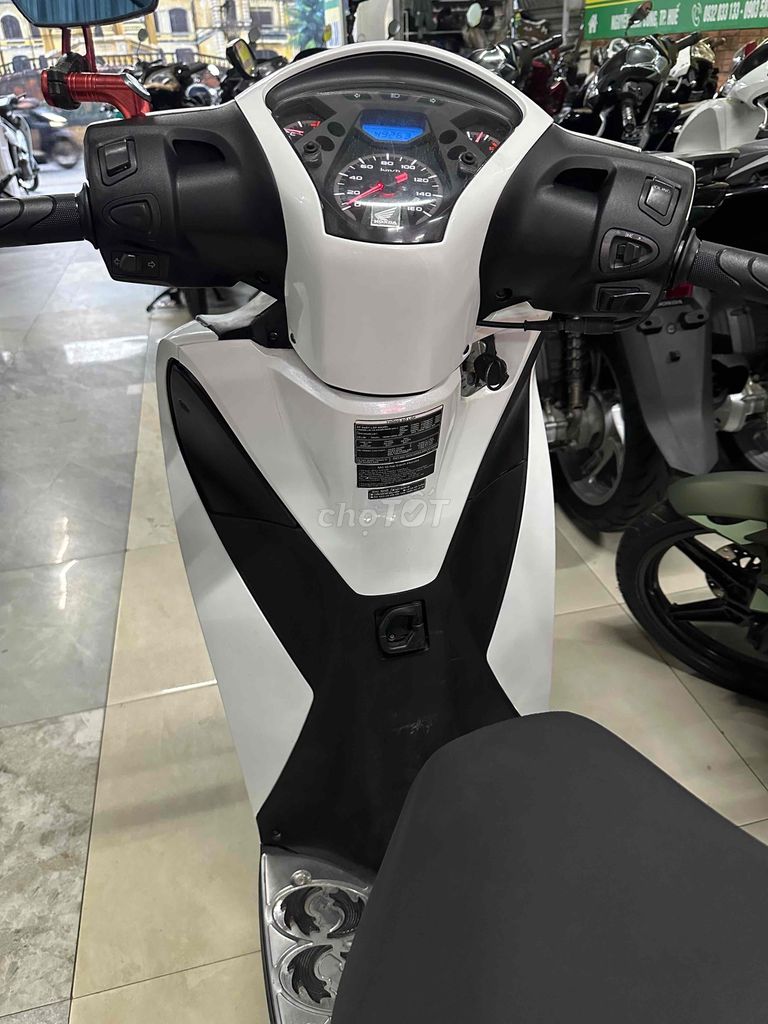 📌📣 Sh125i 2016 khoá SMK rất đẹp. Hỗ trợ trả góp. Mua bán Xe máy tại Thành phố Huế Thừa Thiên Huế được đăng bởi Xe Máy Nhật Vy hình 2