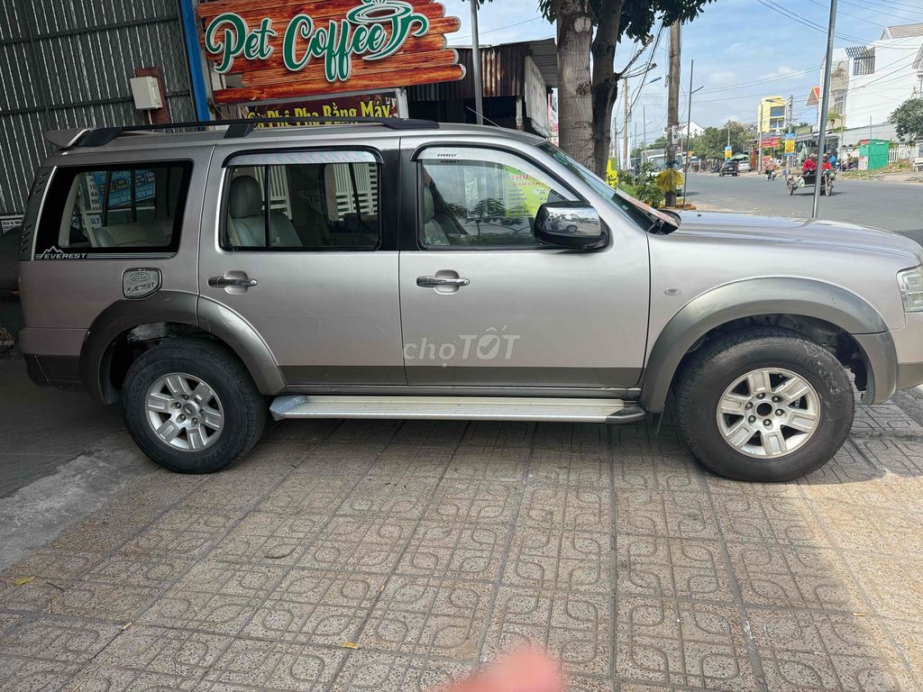 Ford Everest 2009 - dầu sàn. xe rin k lỗi. Mua bán Ô tô tại Huyện Châu Phú An Giang được đăng bởi Trí Hà hình 2