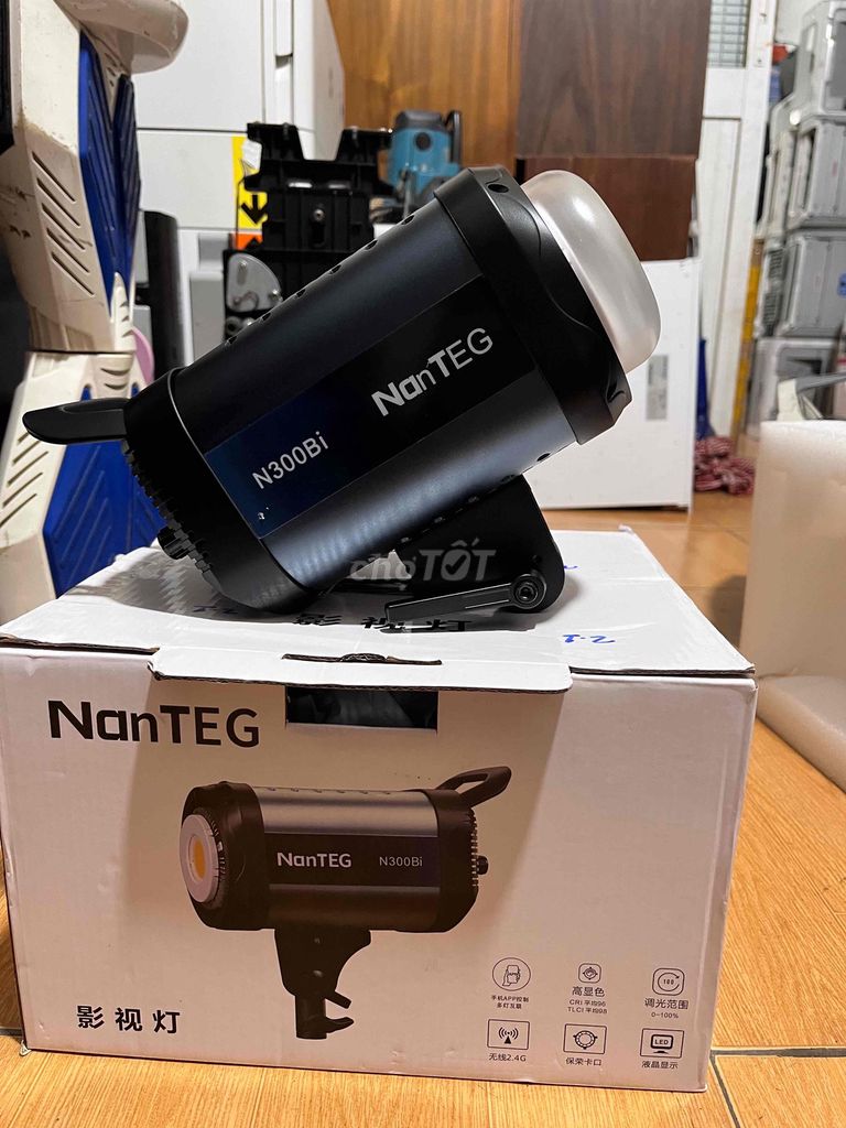 Đèn LED NanTeg N300BI Đen. Mua bán Đèn tại Quận Phú Nhuận Tp Hồ Chí Minh được đăng bởi Bông Lê hình 1
