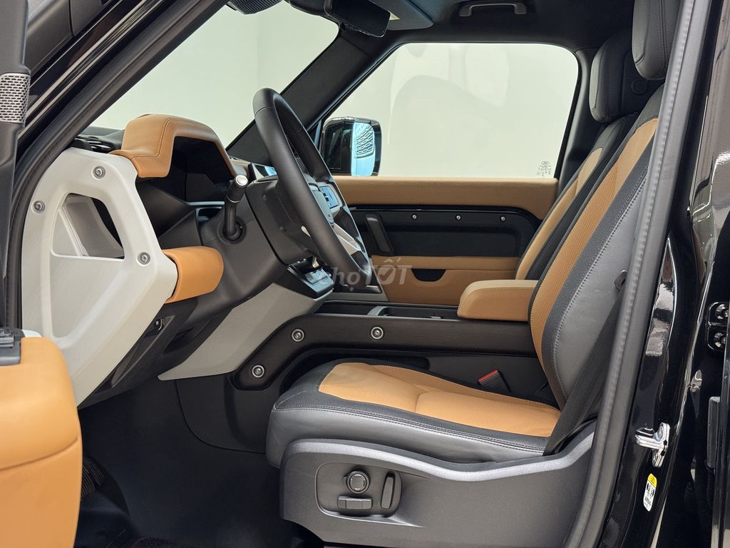 Bán xe Land Rover Defender Hydrid Xăng-Điện Mới. Mua bán Ô tô tại Quận 7 Tp Hồ Chí Minh được đăng bởi Jaguar LandRover Chính Hãng hình 4