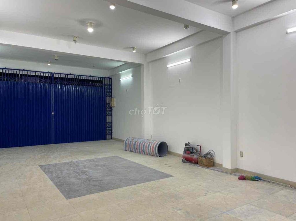 Cho thuê nhà 4 tầng đg Núi Thành, 180m2 ngang 6m giá 45tr