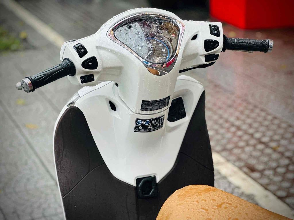 Honda SH Mode 2019 màu Trắng. Mua bán Xe máy tại Thành phố Huế Thừa Thiên Huế được đăng bởi DVCĐ Toàn Thắng hình 4