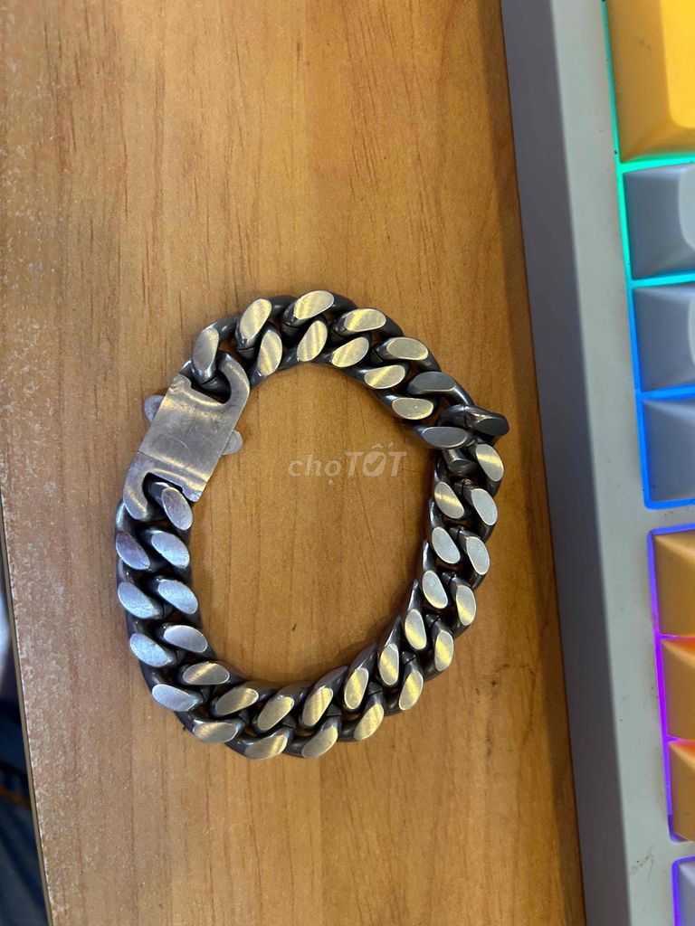 Vòng tay Titanium Bạc Mới 99%. Mua bán Phụ kiện thời trang khác tại Quận Ninh Kiều Cần Thơ được đăng bởi Tran Lam hình 1