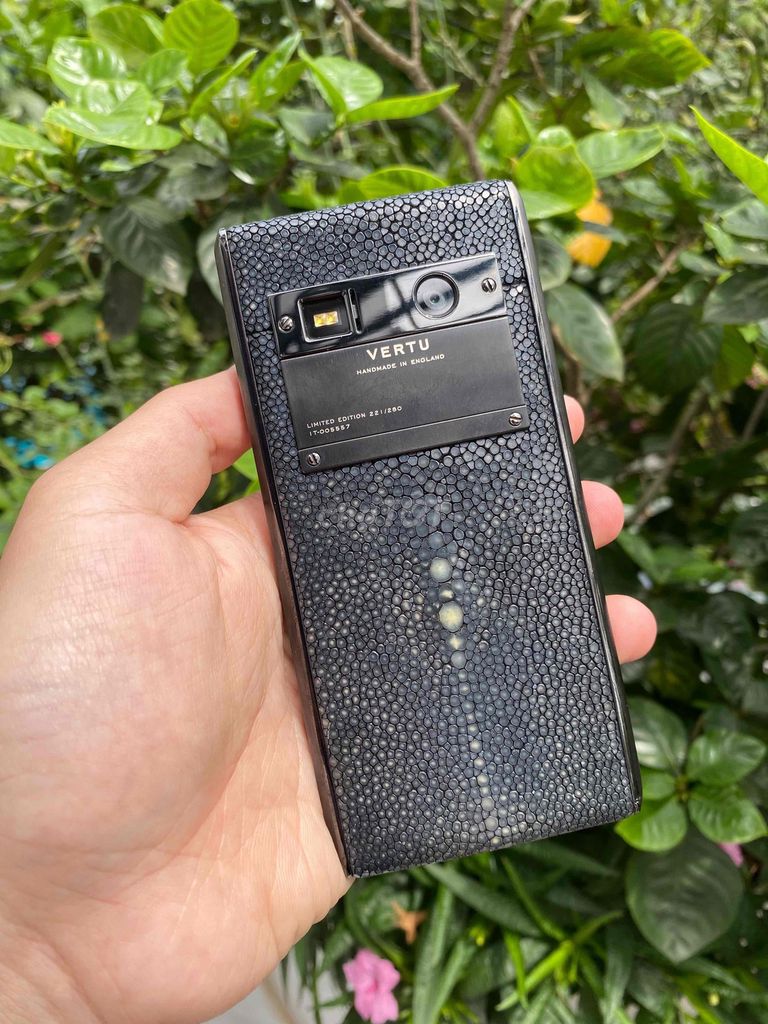 Vertu Aster Stingray Black LIMITED 280c. Mua bán Điện thoại tại Quận Hoàng Mai Hà Nội được đăng bởi Nam Nguyen Investment hình 1