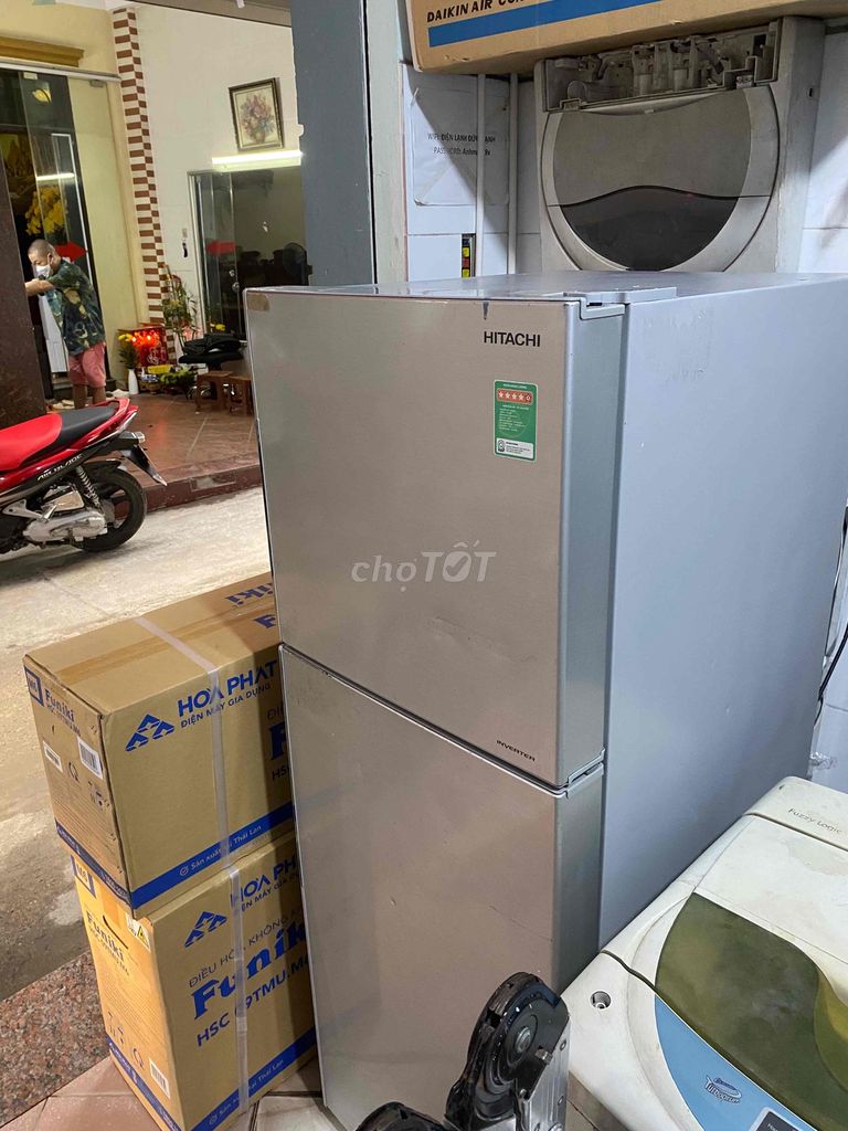 Tủ lạnh HITACHI 203 lít Inverter tiếp kiệm điện