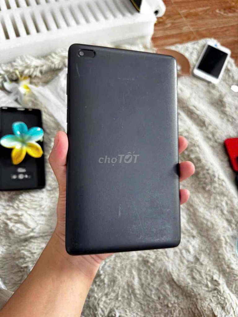 levono tab7,r1/16,full cn,adr8,nứt kính, sim ok. Mua bán Máy tính bảng tại Thành phố Thủ Dầu Một Bình Dương được đăng bởi Phước Mobile hình 1