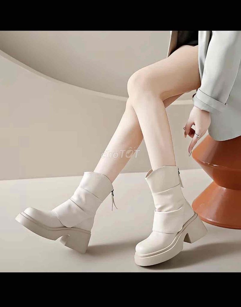 Giày Bốt Nữ Đế Xuồng. Mua bán Giày dép tại Quận Hồng Bàng Hải Phòng được đăng bởi Nguyễn Thương Thảo hình 1