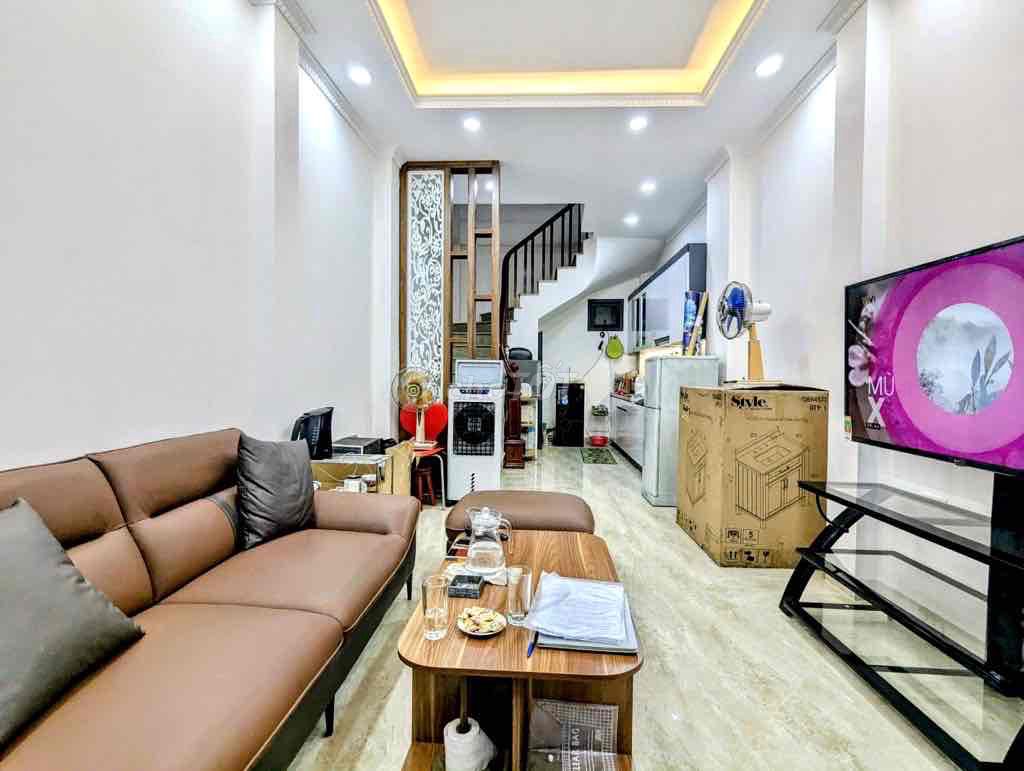 Bán nhà phố Văn Chương dt :30m2 4 tầng giá 7,5 T.ỷ