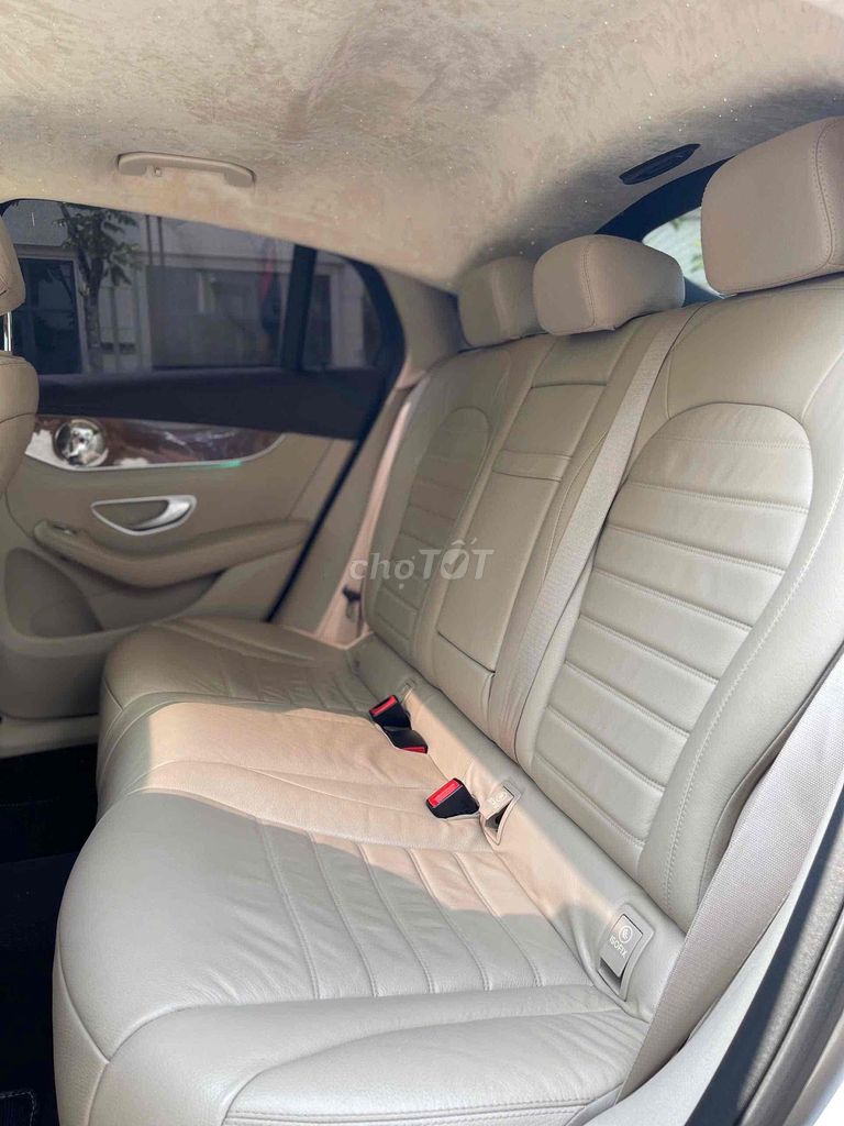 GLC300 Coupe 4Matic nk Đức 2019. Mua bán Ô tô tại Quận Long Biên Hà Nội được đăng bởi Trang Gala hình 14