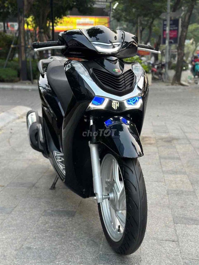 Honda SH 125 CBS 2024 Đen. Mua bán Xe máy tại Quận Đống Đa Hà Nội được đăng bởi Xe Máy Vượng Trung hình 1